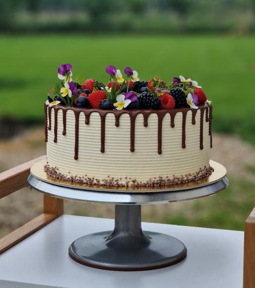 TORT KLASYCZNY BISZKOPTOWY                  150 zł/kg