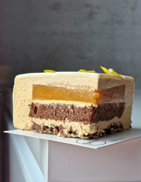 TORT MUSOWY PALONA CZEKOLADA/MANGO/MARAKUJA 6-10 porcji