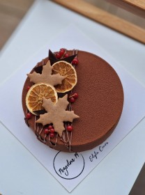 ŚWIĄTECZNY TORT MUSOWY RUM/PIERNIK/CZEKOLADA  610 porcji 